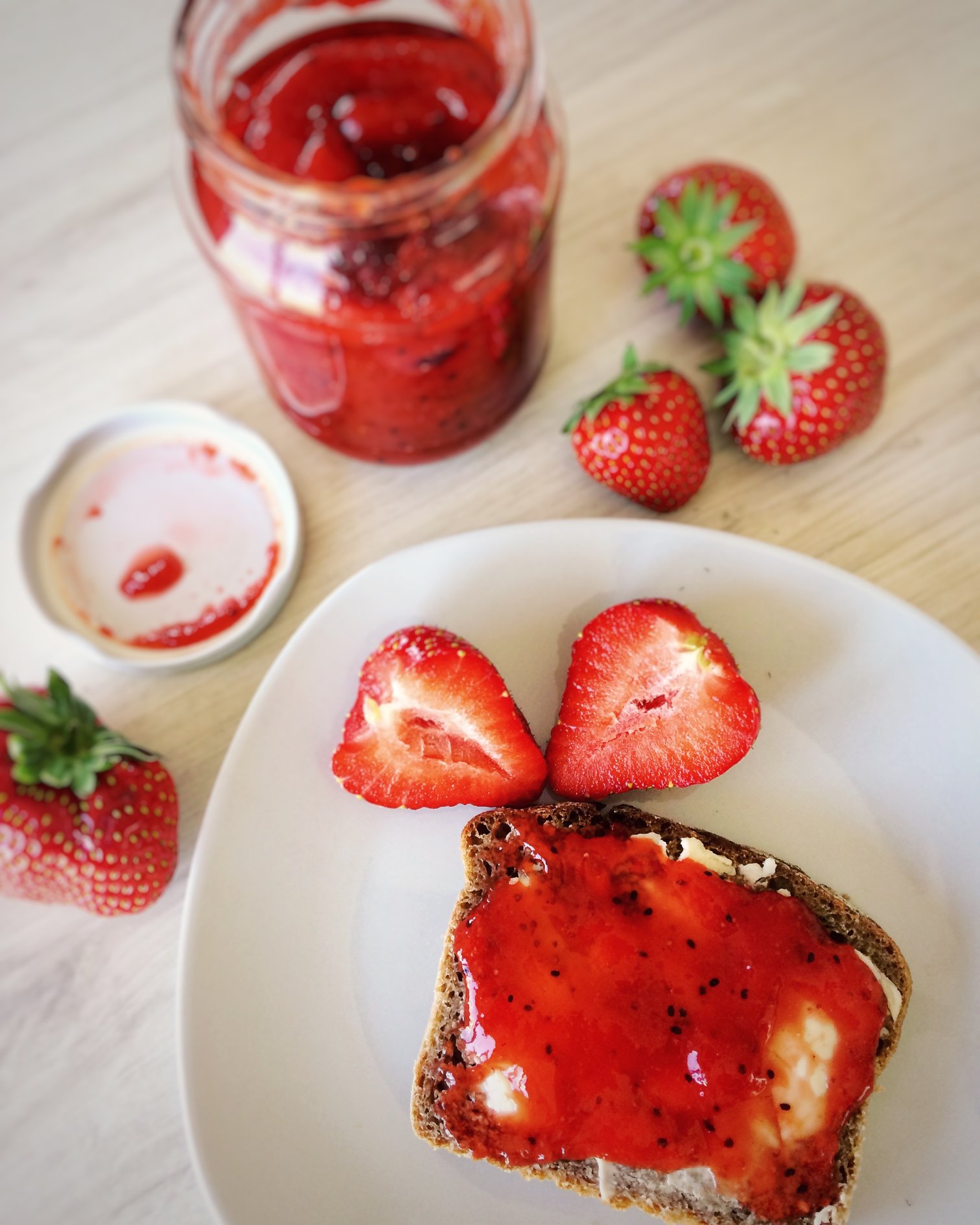 Erdbeer-Kiwi-Marmelade – Gaumenspielerei
